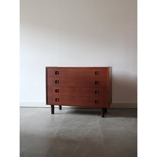 Vintage Danish Chest of Drawers in Teak, 1960s, in Good conditions. Designed 1960 to 1969