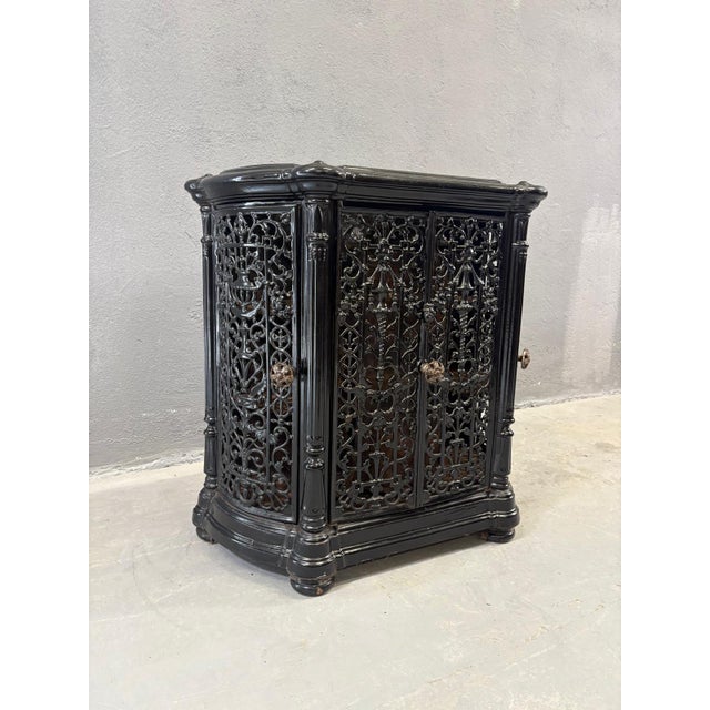 Antique French Decorative Fireplace Insert with Ornate Cast Iron in Black, 1900s For Sale - Image 5 of 9