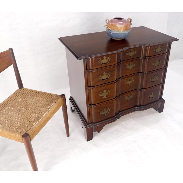 Solid Mahogany Block Front 4 Drawers 32" H Compact Bachelor Chest Dresser MINT For Sale - Image 9 of 11