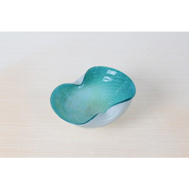 Mid-Century Modern 1960s Mid-Century Murano Art Glass Bullicante Bowl For Sale - Image 3 of 17