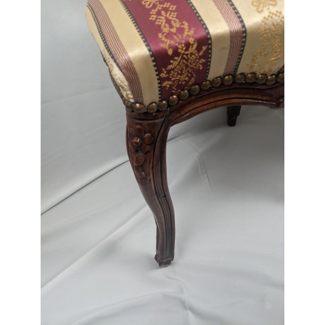 Late 20th Century Pair of French Louis XV Style Carved Walnut Side Chairs With Burgundy & Gold Damask Upholstery For Sale - Image 11 of 17