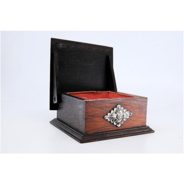 Wooden Velvety Pink Jewelry Box with Silver Applications and the Words Jewel For Sale - Image 4 of 10