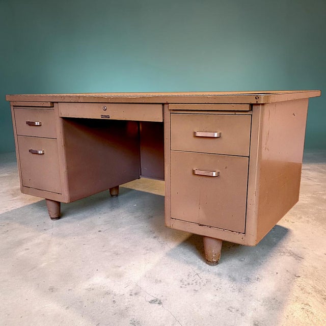 McDowell and Craig (Norwalk -Santa Fe Springs, CA - circa 1970s) pedestal style, double bank, Executive Tanker Desk in...