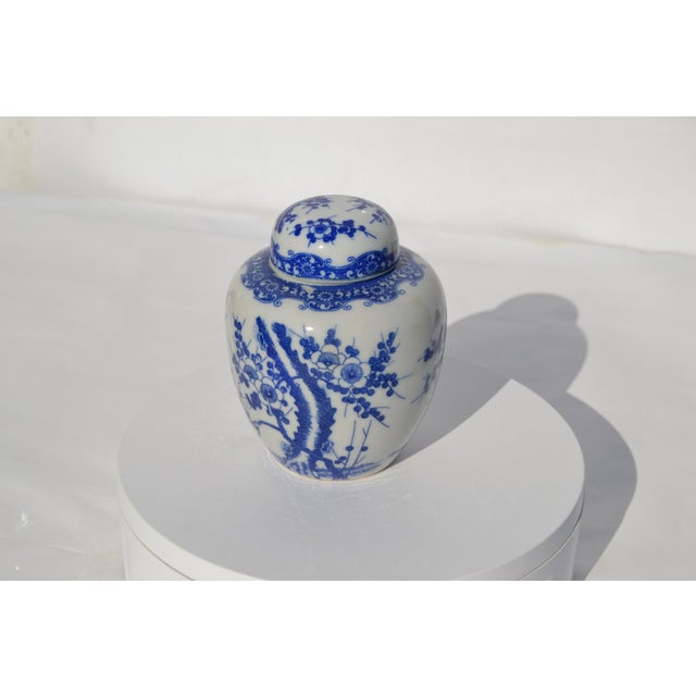 Late 20th Century Blue and White Asian Ginger Jar With Lid- Two Pieces For Sale - Image 10 of 11