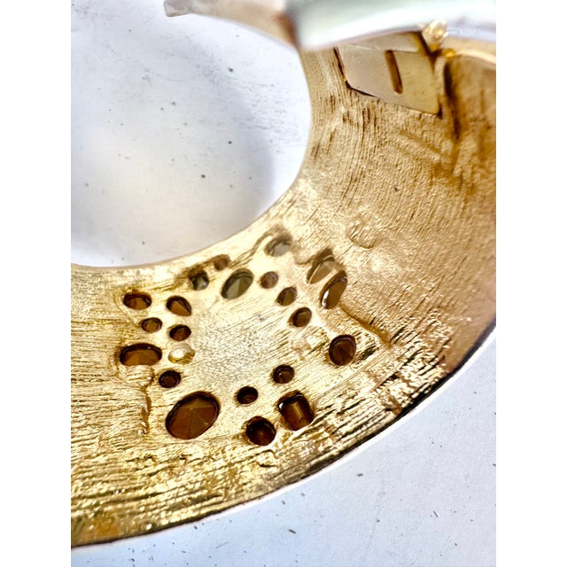 1970s 80s Kenneth Jay Lane Maltese Cross Cuff Bracelet Enamel Gripoix Glass Gold Plated KJL For Sale - Image 5 of 8