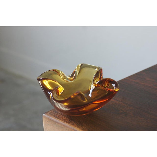 The Italian Murano bowl/ashtray is not only a utilitarian object, but above all a work of art made of art glass. Hand-...