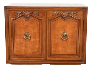 Henredon French Provincial Louis XV Carved Walnut Buffet Server or Bar Cabinet, Circa 1960s