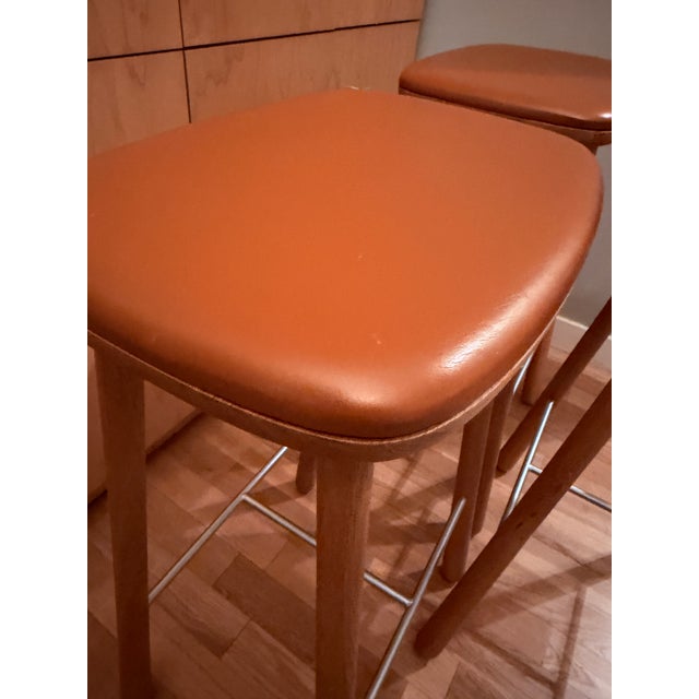 Møbel Copenhagen Cuba Bar Stools – Set of 3 – Solid Oak & Leather – Excellent Condition For Sale - Image 14 of 17