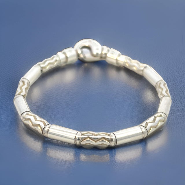 1990s Tiffany & Co Estate German Zig Zag Bracelet 7.5" Sterling Silver 4.5 mm For Sale - Image 4 of 12