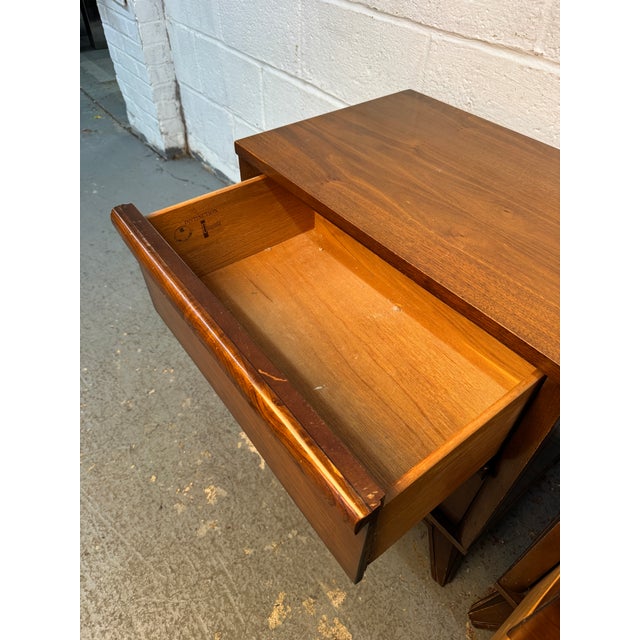 Mid-Century "Distinction" Walnut Night-Stands by Unagusta, Pair For Sale - Image 14 of 17