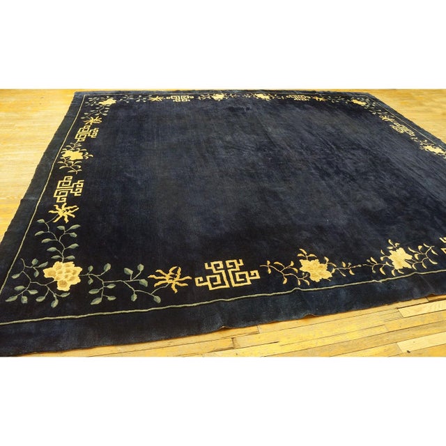 Chinese 1890s Minimalist Open Field Antique Chinese Peking Navy Blue Room Size Wool Rug For Sale - Image 3 of 9