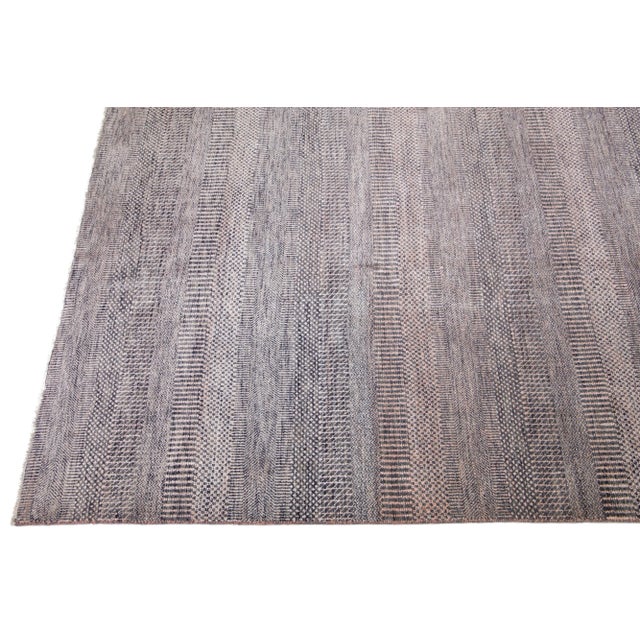 2020s Modern Savannah Handmade Geometric Pattern Gray Wool Rug For Sale - Image 5 of 12