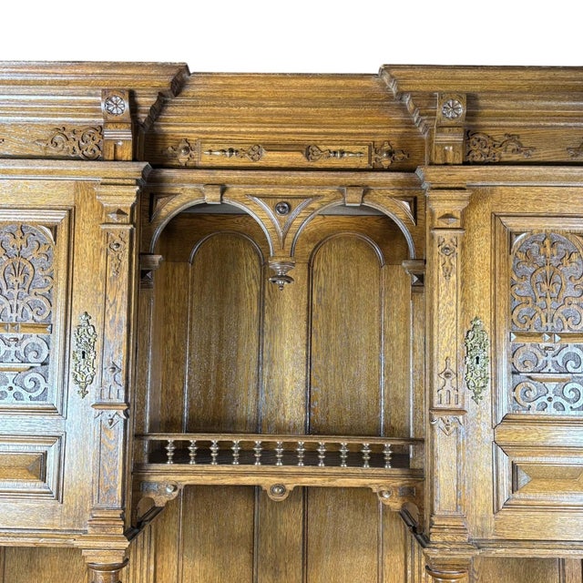 Chestnut 19th Century Wilhelminian Oak Buffet For Sale - Image 8 of 12