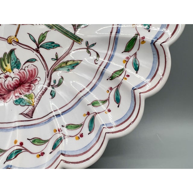 Vintage Outeiro Águeda Portuguese Hand-Painted Bird of Paradise Scalloped Bowl – French Country, Folk Art For Sale - Image 13 of 13