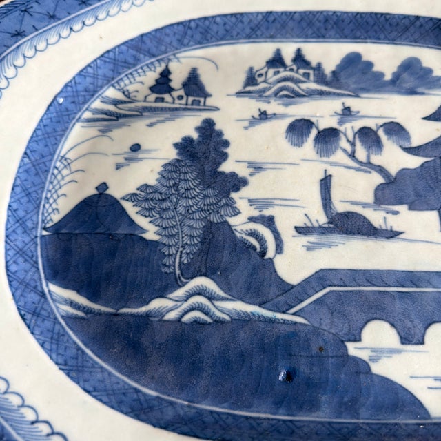 A Fine Antique Chinese Export Porcelain Canton Platter, Circa 1830’s For Sale - Image 10 of 12