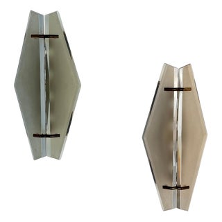 Vintage Model 1943 Wall Lights in Frosted and Bevelled Glass by Max Ingrand for Fontana Arte, 1950s, Set of 2 For Sale