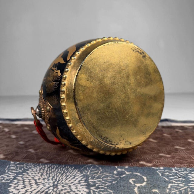 Japanese Decorative Taiko Drum with Gold Crane Motif, 1960s For Sale - Image 6 of 10