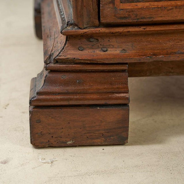 Canterano Chest of Drawers, 1600s For Sale - Image 6 of 14