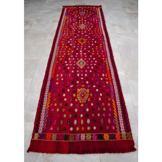 Vintage Turkish Runner Rug Handmade Embroidered Wool Kilim Rug Hallway Runner Rug Kitchen Decor - 3′2″ × 11′4″ For Sale - Image 11 of 14