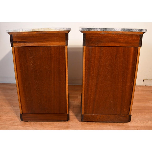 1930s French Empire Mahogany & Marble Top Pair of Nightstands / Bedside Tables For Sale - Image 17 of 18