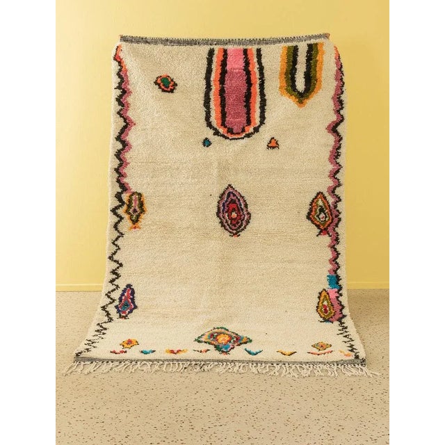 Sea Shells is a contemporary Berber rug, which consists of 100% high -quality atlasal wool - soft and cozy under your...