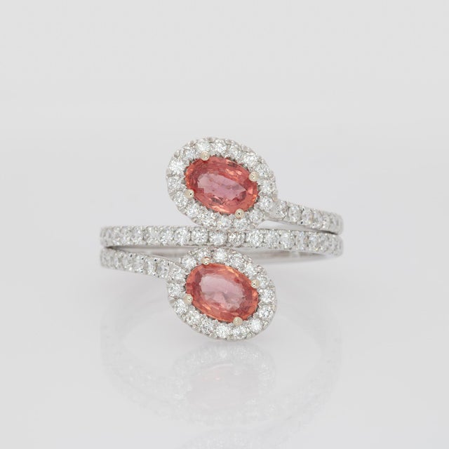 1.1Ct Padparadscha Sapphire Toi Et Moi Ring With Natural Diamonds Halo: 14k Gold, Size 6.75 For Sale - Image 4 of 8