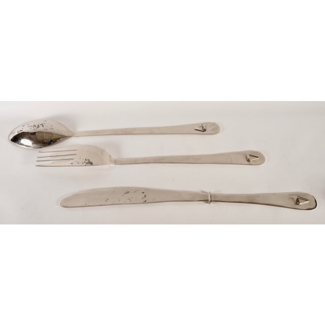 Ideal for making a creative statement, this wall hanging set features an oversized knife, fork and spoon. Adding a touch...