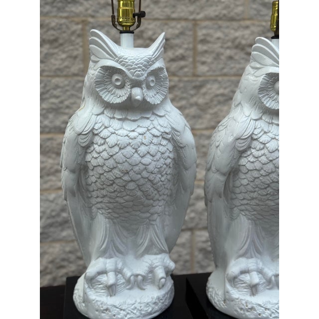 Hollywood Regency Vintage Hollywood Regency White Ceramic Owl Table Lamps - Pair For Sale - Image 3 of 12