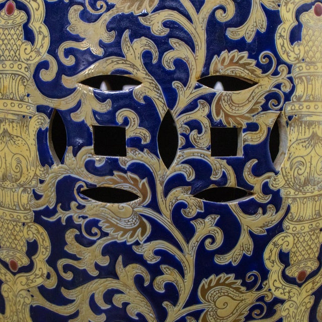 20th Century Chinoiserie Asian Garden Stool or Plant Stand Ornate Hand Painted Glazed Ceramic For Sale - Image 14 of 18