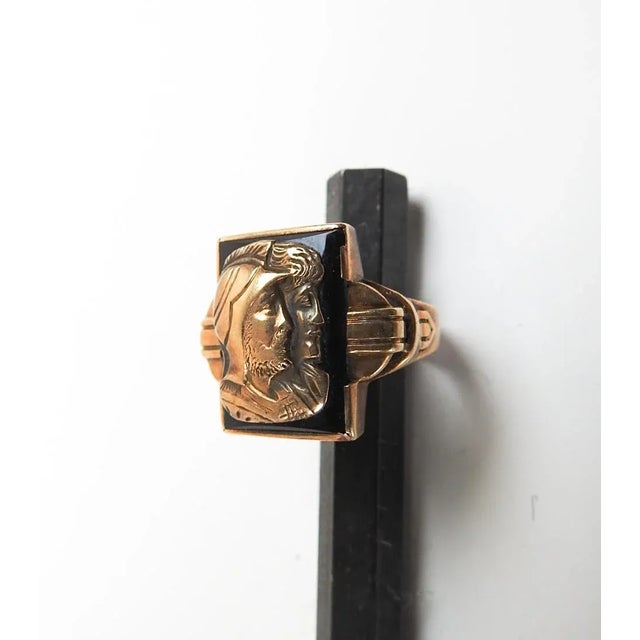 Early 20th Century 10k Gold Onyx Profile Ring For Sale - Image 4 of 7