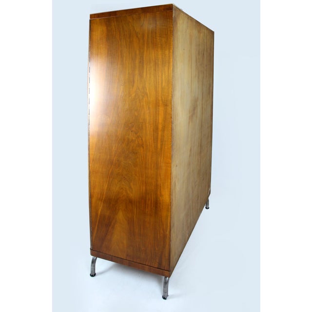Bauhaus Tubular Steel and Walnut Wardrobe by Robert Slezák, Former Czechoslovakia, 1930s For Sale - Image 13 of 18