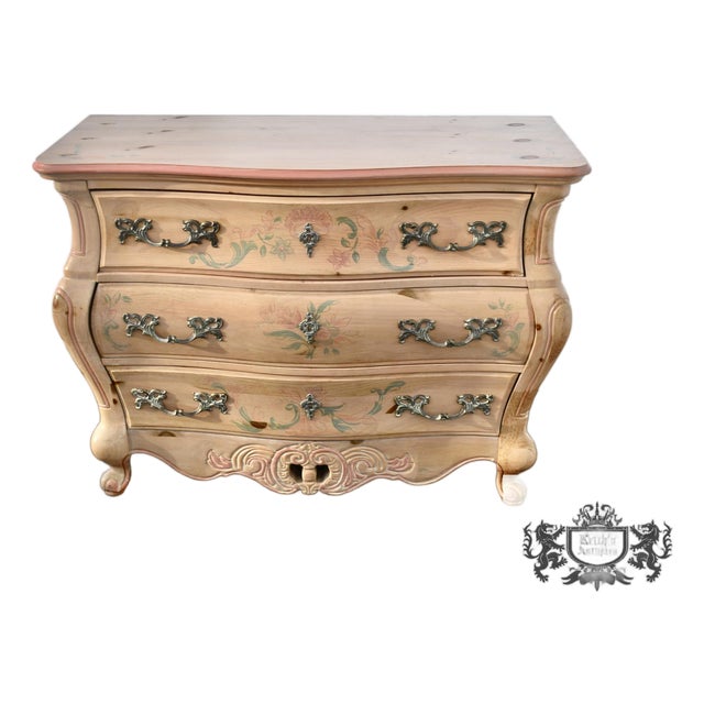 Vintage Pulaski Venetian Style Carved &Painted Pine Three Drawer Bombe' Commode For Sale