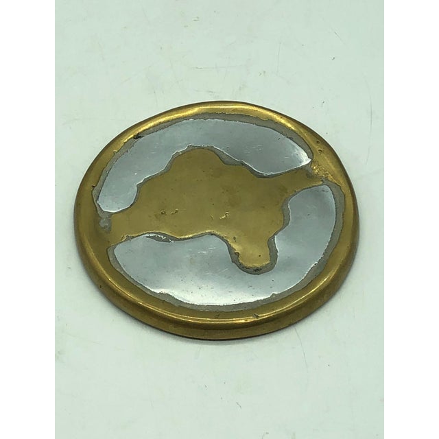 Brutalist Brutalist Brass Aluminum Tray Set by David Marshall Disenos, 1980s, Set of 4 For Sale - Image 3 of 13