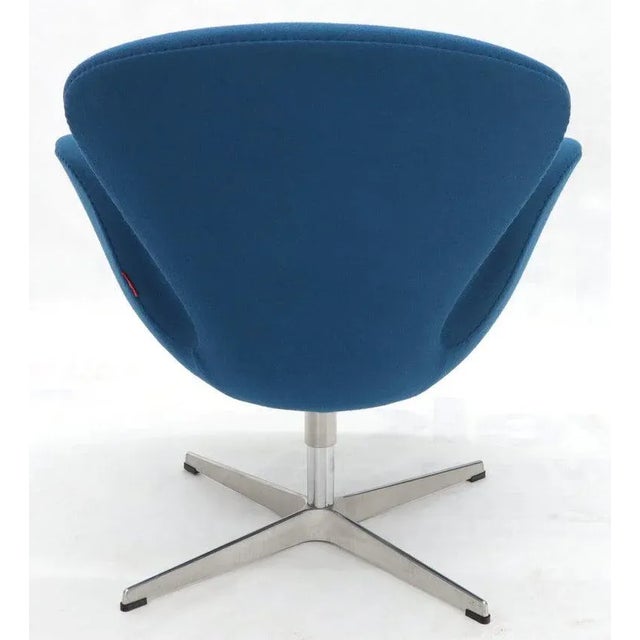 Late 20th Century Set of 4 Arne Jacobsen Fritz Hansen Blue Boiled Wood Upholstery Swan Chairs For Sale - Image 10 of 12
