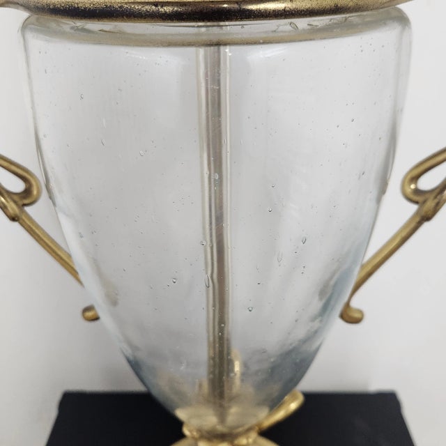 Late 20th Century Vintage Chapman Brass & Seeded Glass Urn Table Lamp – 1980s For Sale - Image 5 of 9