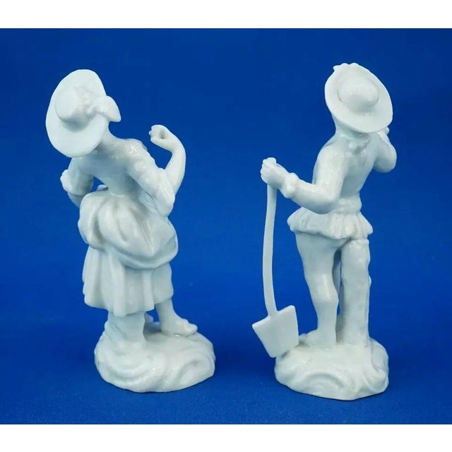 White Porcelain Lady and Dandy from by Real Casa Ferdinandea, Naples, Italy, 18th Century, Set of 2 For Sale - Image 5 of 18