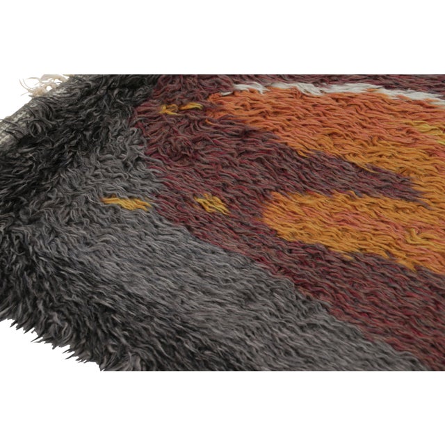 1960s Vintage Swedish Rya Rug, Gray With Scandinavian Flame Pictorial - Rug & Kilim For Sale - Image 5 of 7