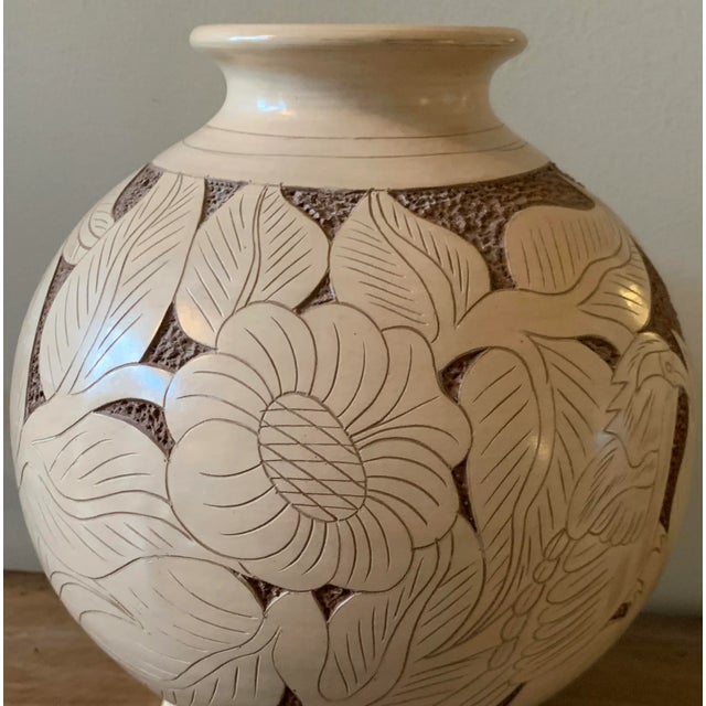 Vintage Mid 20th Century Carved Vase With Separate Base For Sale - Image 4 of 8