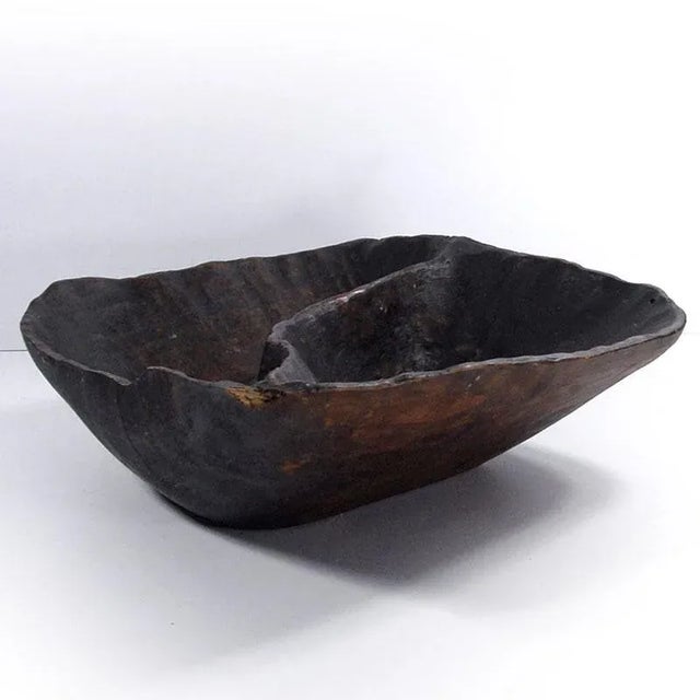 African Tribal Wooden Bowl, 1960s, in Very Good conditions. Designed 1960 to 1969