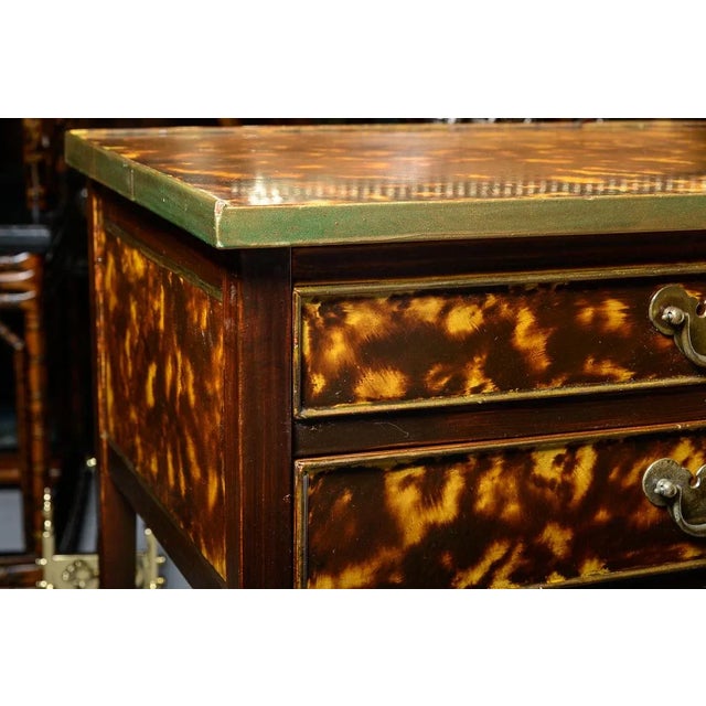 Henkel Harris Henkel-Harris Virginia Tortoiseshell Faux Painted Fine Lacquered Side Table For Sale - Image 4 of 12