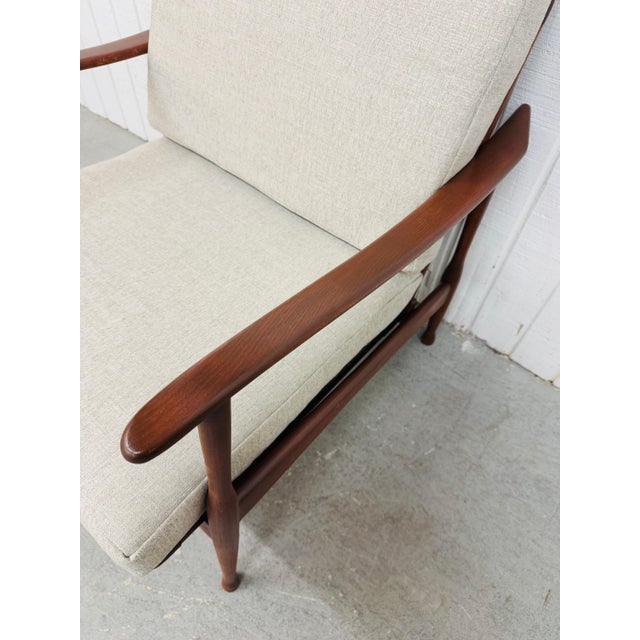 1960s Mid-Century Modern Walnut Lounge Chair For Sale - Image 5 of 7