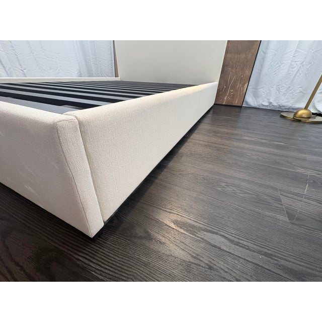 Rh Lawson Fabric Panel Bed – Queen | 48" Headboard | Natural Performance Linen Weave For Sale - Image 13 of 18