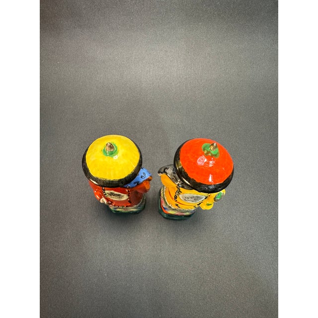 Vintage 1940's Chinese Qing Dynasty Porcelain Figurines- Set of 2 For Sale In Palm Springs - Image 6 of 6