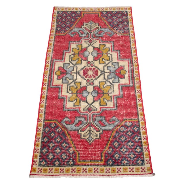 1970s Hand Knotted Low Pile Turkish Petite Rug Entry Decor, Bath Mat - 19'' X 40'' For Sale - Image 4 of 13