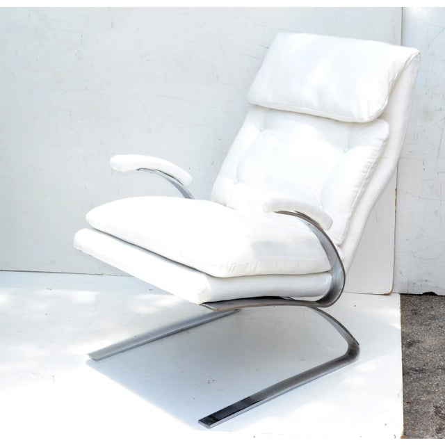 Saporiti Italia Pair of Saporiti Style Cantilever Lounge Chair Off White Bouclé Upholstery 1980 For Sale - Image 4 of 13