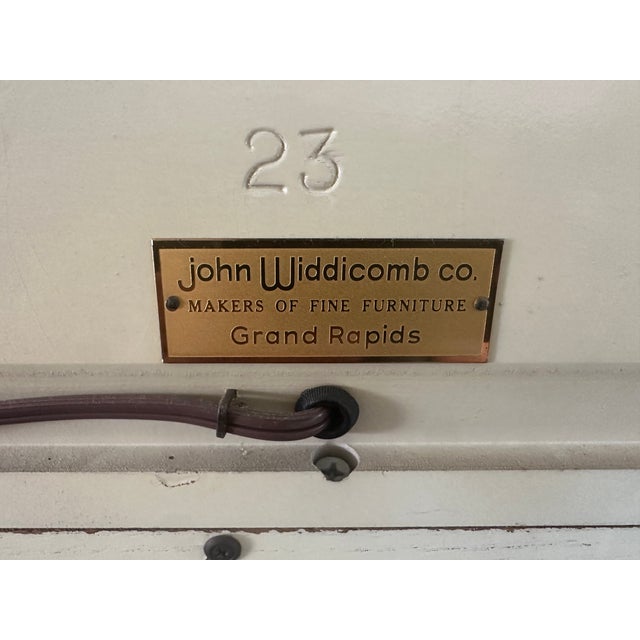 Late 20th Century John Widdicomb Hand-Painted Bonnet-Top Display Cabinet/Vitrine-Chinoiserie Style For Sale - Image 10 of 14