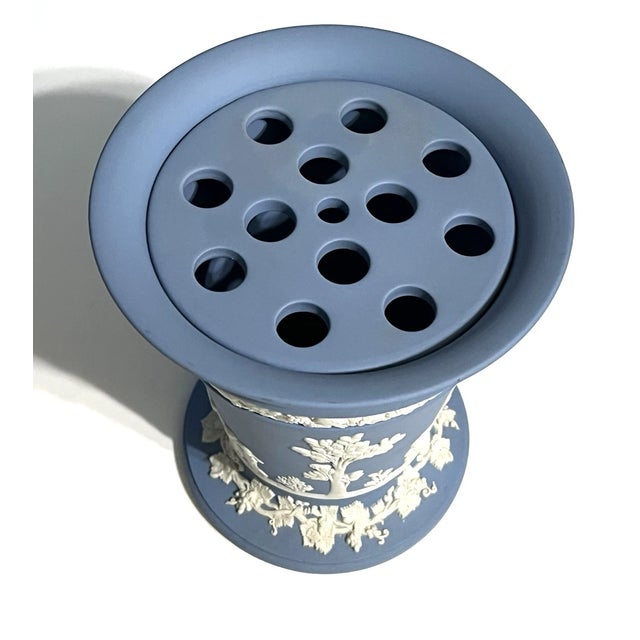 Mid-Century Modern Wedgwood Classic Matte Blue Jasperware Vase With Frog For Sale - Image 3 of 5