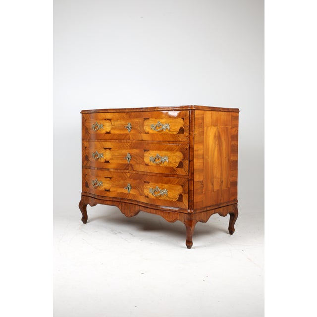 Baroque Chest of Drawers in Walnut, 1780 For Sale - Image 12 of 18