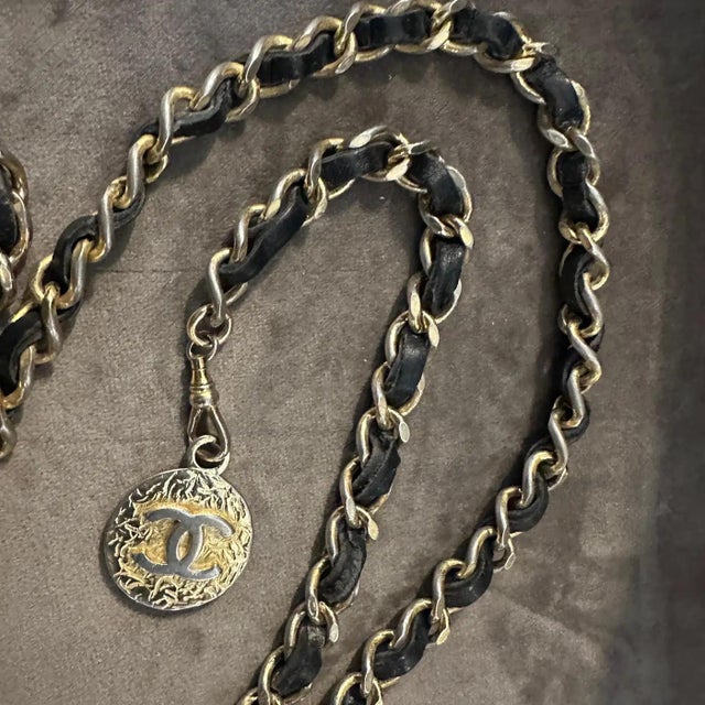 An Iconic 1990s Leather and Metal Chain Belt by Chanel For Sale - Image 9 of 12