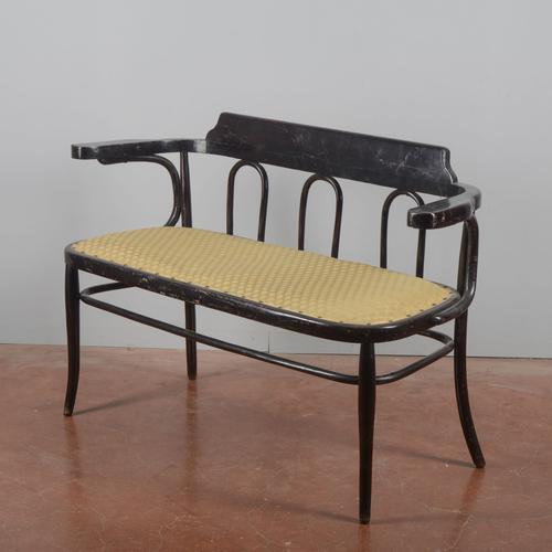 This elegant vintage sofa, dating back to the early 20th century, is a refined example of viennese-style design. Crafted...